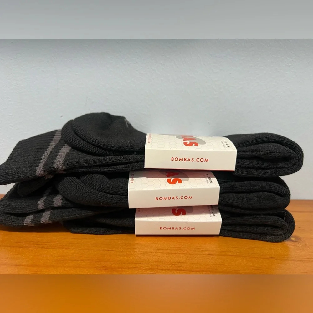 3 BOMBAS NEW Black Unisex Crew Style Socks SIZE MEDIUM Mens 6-9 Womens 8-10.5